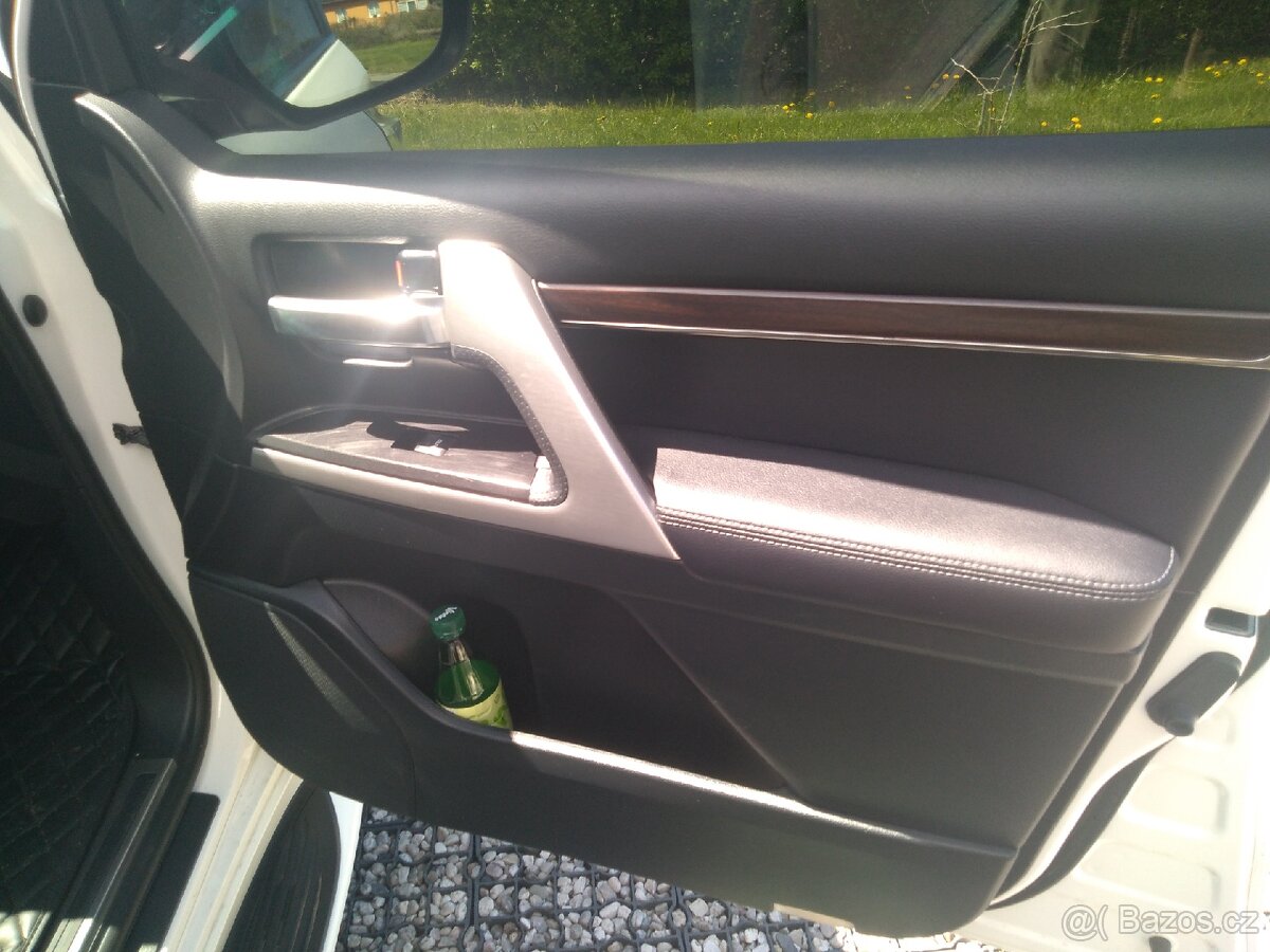 TOYOTA LANDCRUISER 200 V8 DIESEL Model 2021 R. V. 1O/2020 - 11