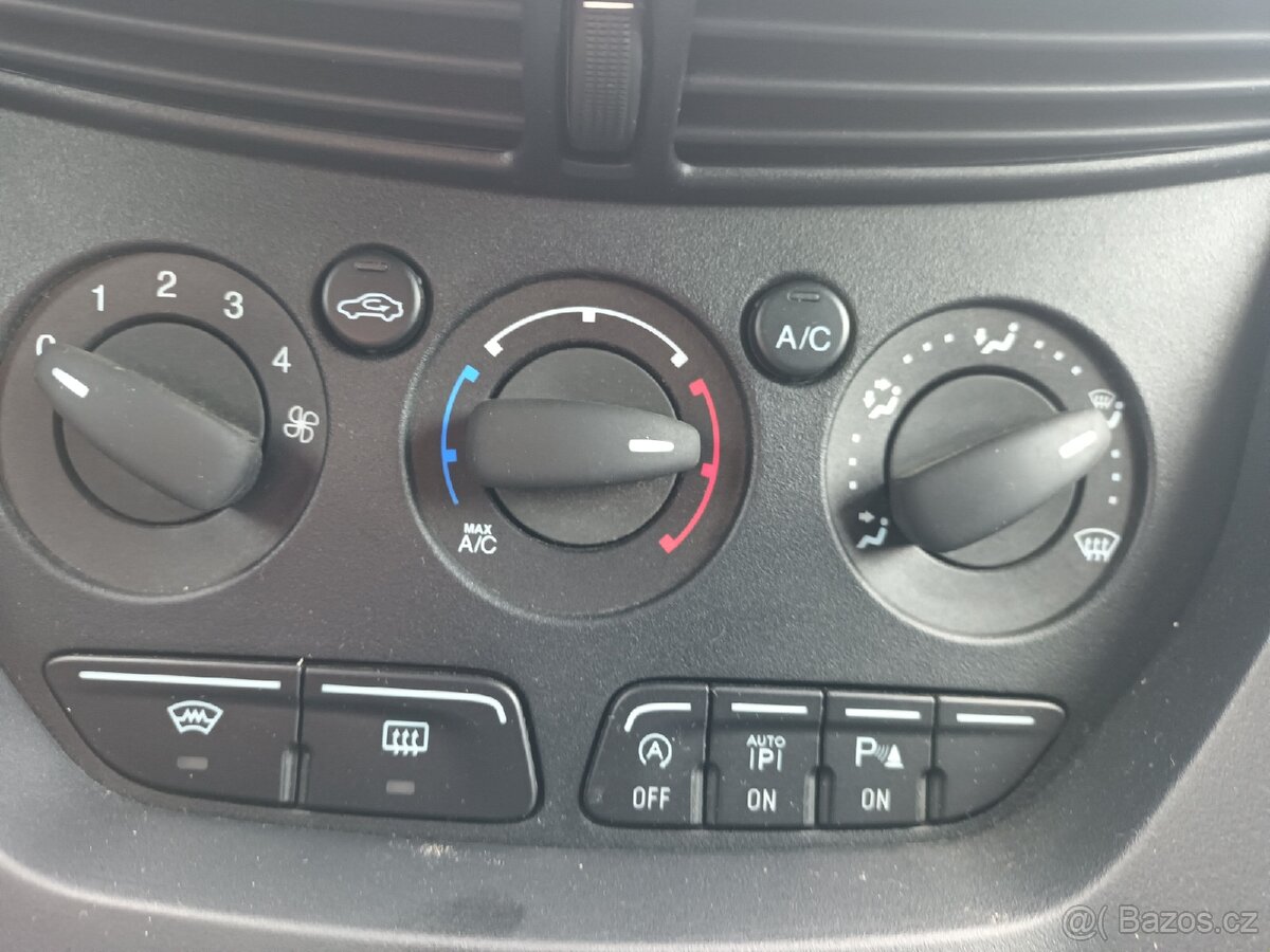 Ford C-Max 1.6i 110KW 7mist, tažné, dvoje kola... - 11