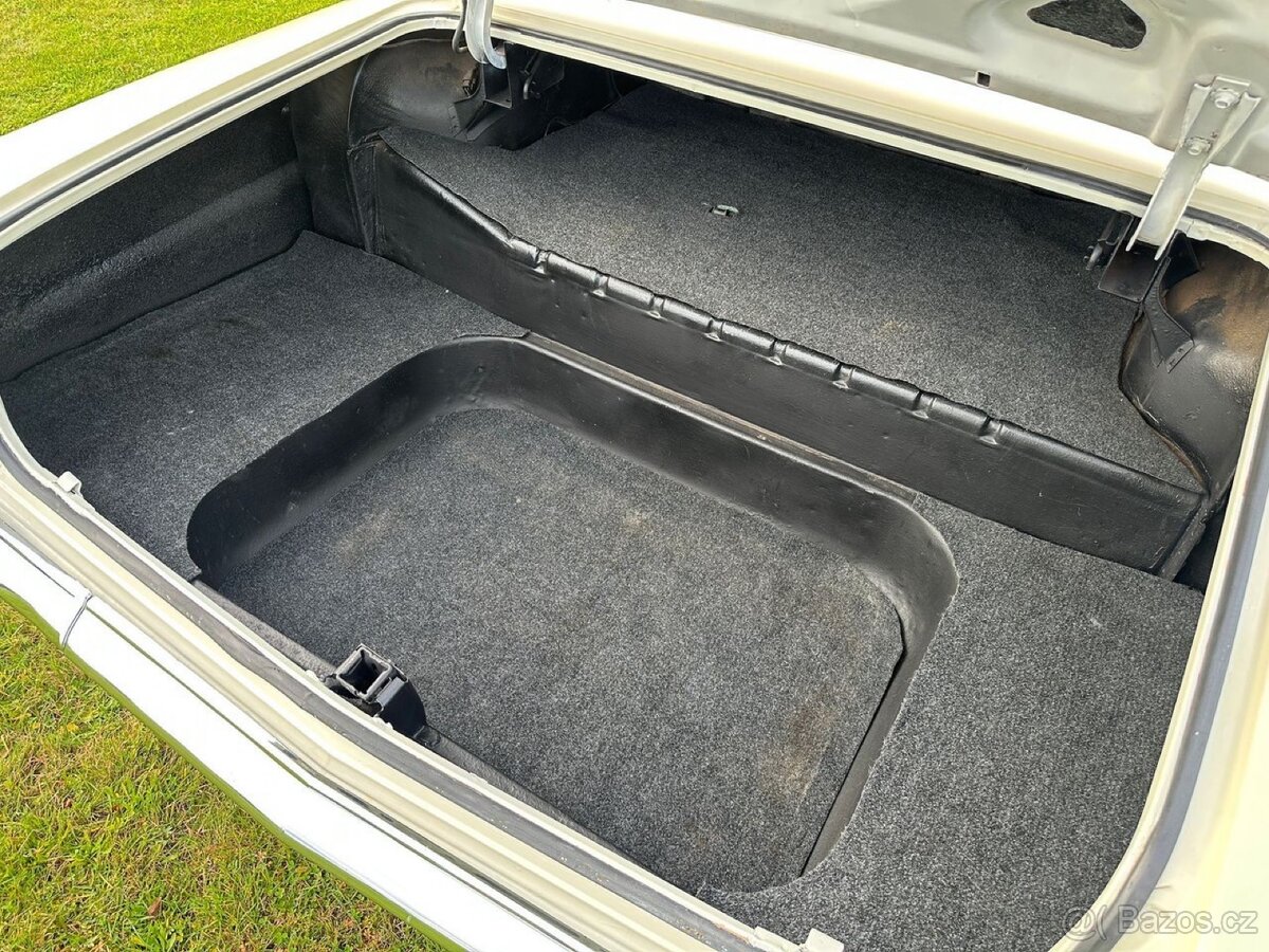 1962 Chevrolet Impala Sport Coupe - 11