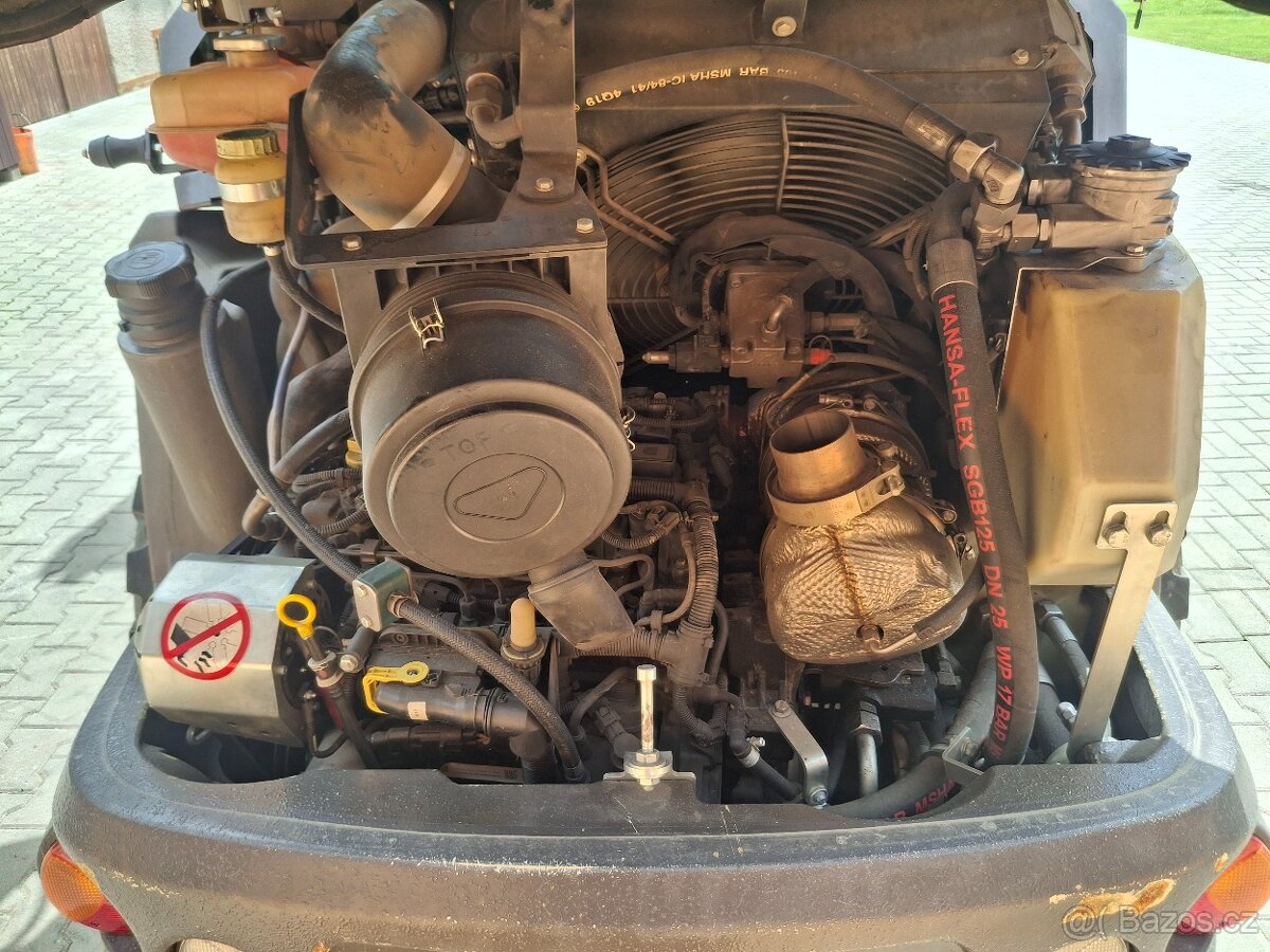 Nakládač Hitachi ZW95-6V - 11