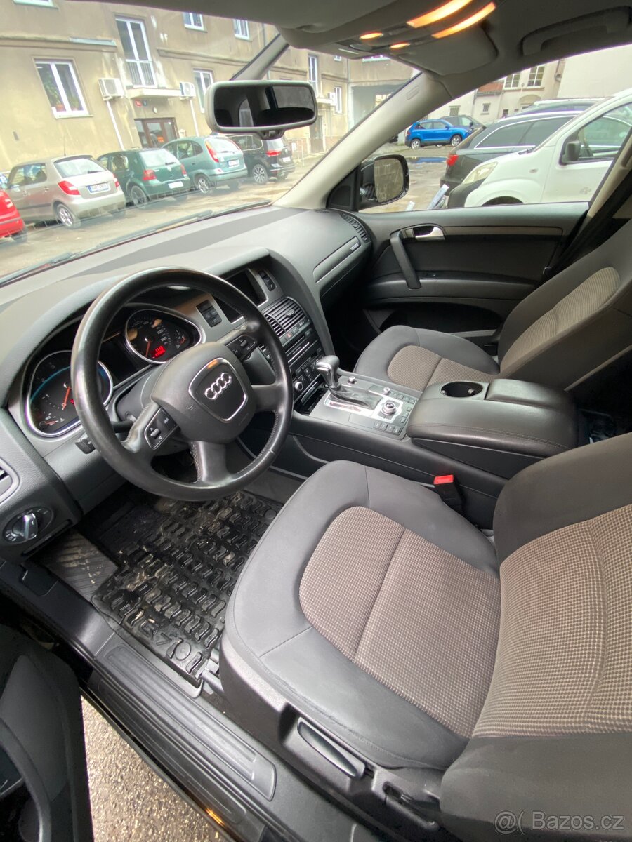 Audi Q7 - 11