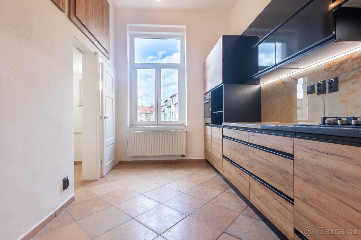 Pronájem bytu 3+1 s balkónem, Teplice - Šanov - 11