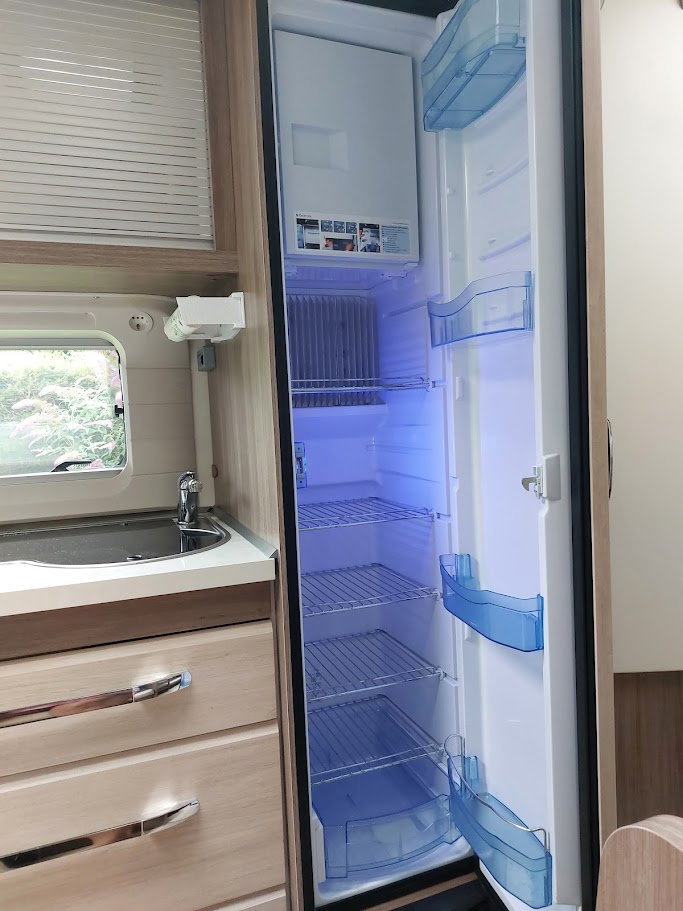 Karavan HOBBY 545 KMF De Luxe, r.v.2016 - 11