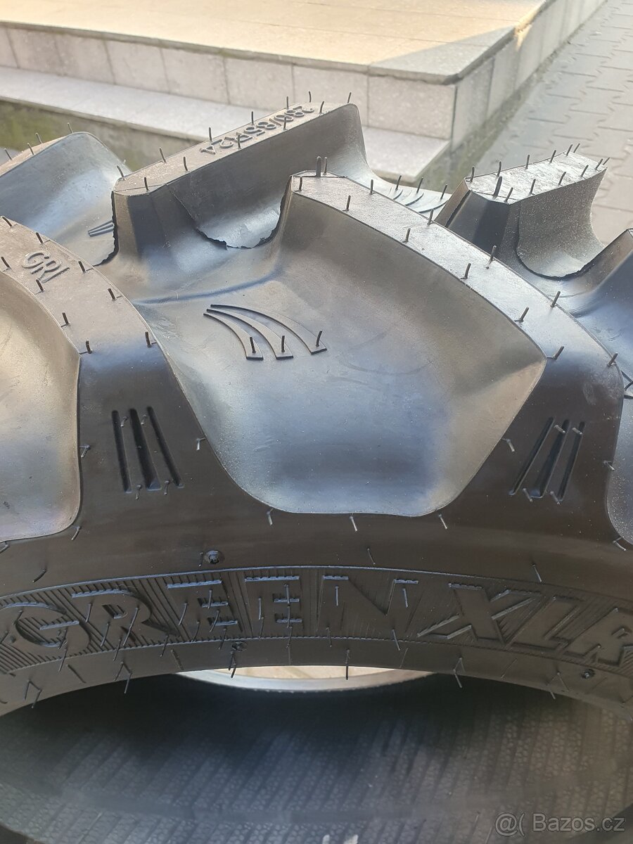 Pneu 280 / 85 R24 GRI - 11