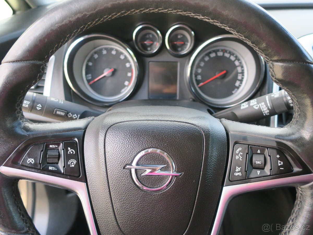 Opel Astra 1.4 Turbo 103 kW - 11