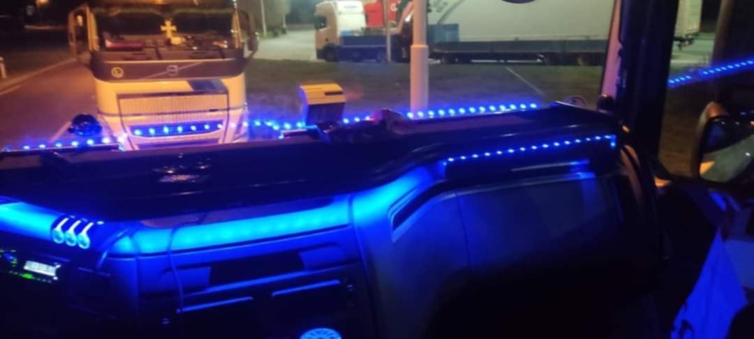 Odkládací stolek Daf - 11