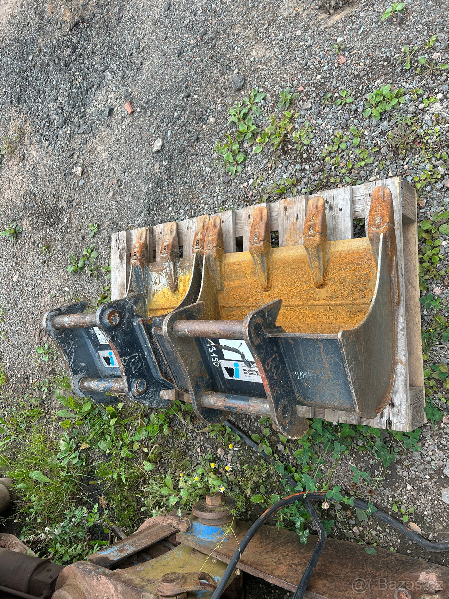 Minibagr Bobcat E10z - 11