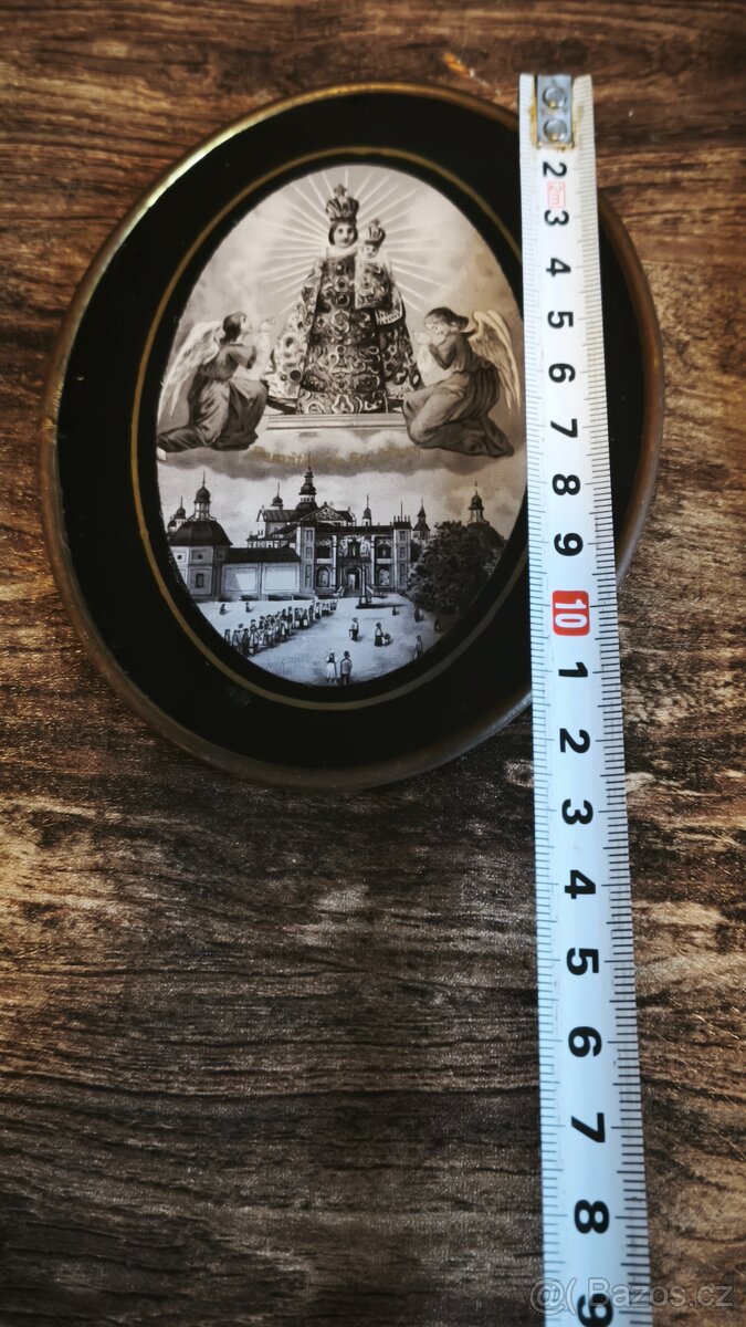 Staré svaté obrázky a soška. - 11