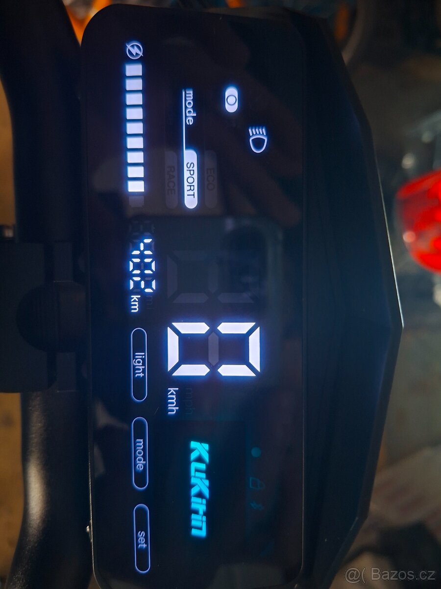 🔥 Elektrokoloběžka Kukirin G2 - 11