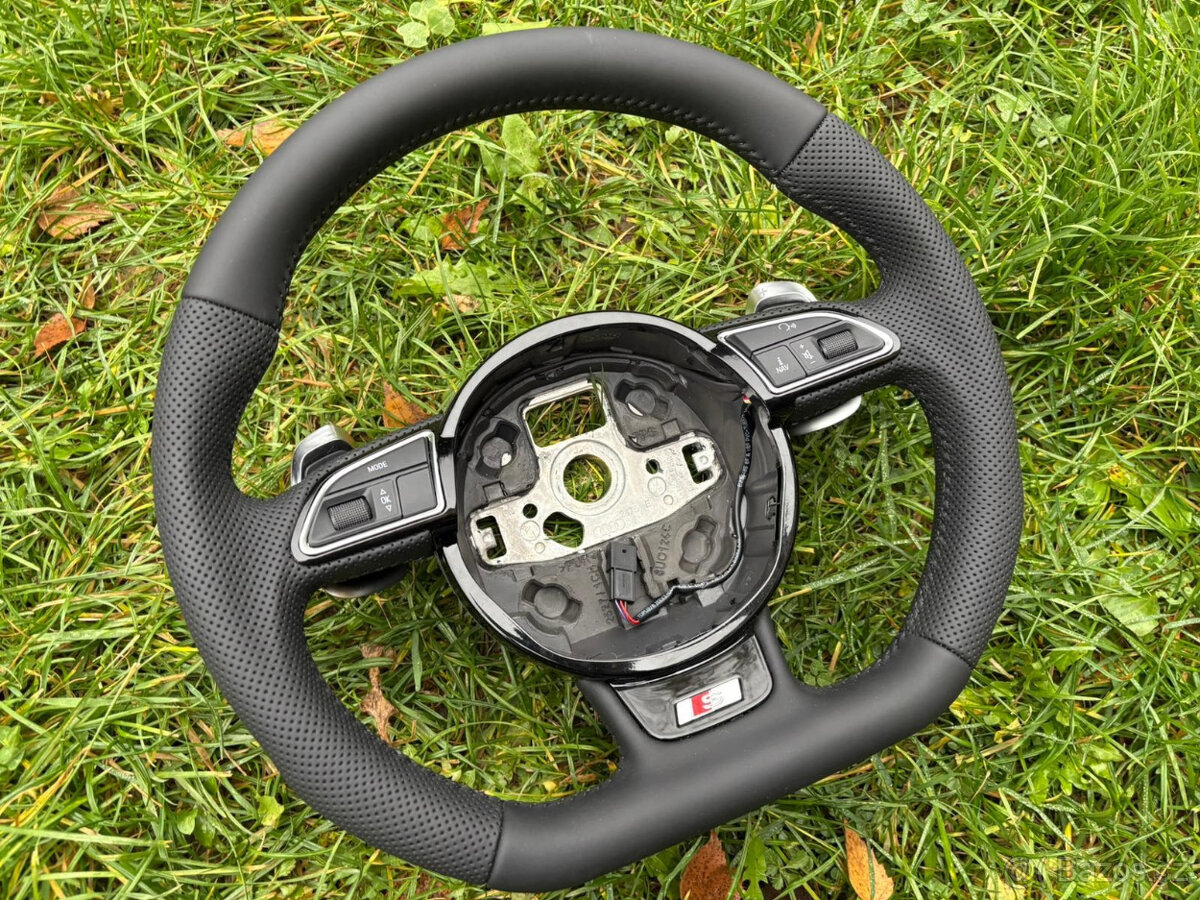 VOLANT AUDI KOŽENÝ ZKOSENY RS PADLA PERFOROVANA KUZE - 11