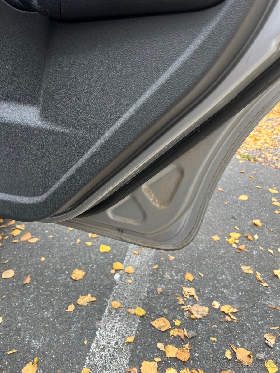 Ford Focus Mk2 1.6 TDCi 215t najezd ,po servisu - 11