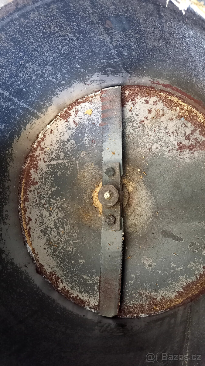 Mlátička drtička obilí s motorem - 11