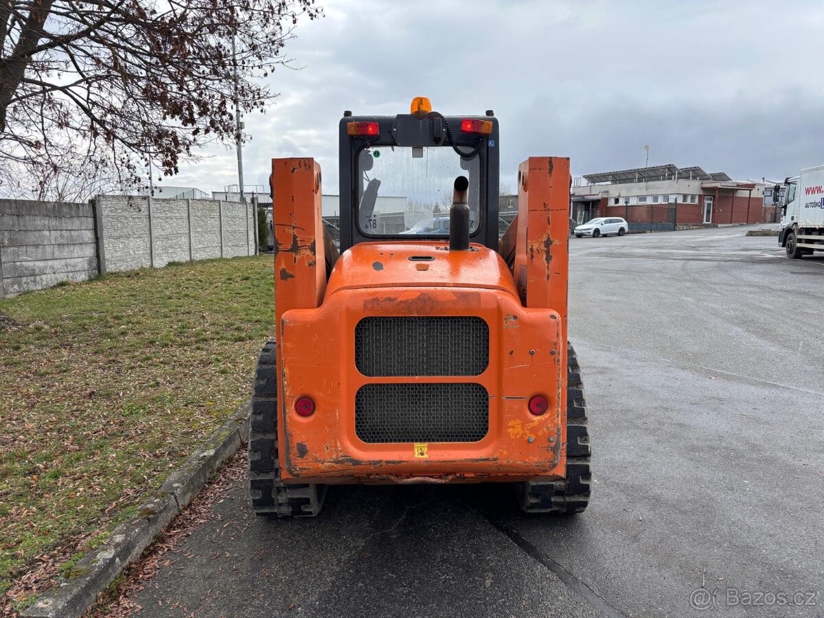 Pásový smykový nakladač Komatsu CK 20-1, hmotnost 3.6 t - 11