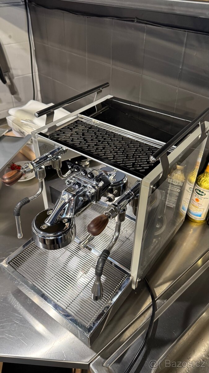Kávovar Profi/Domácí Bezzera Matrix DE - italský - 11