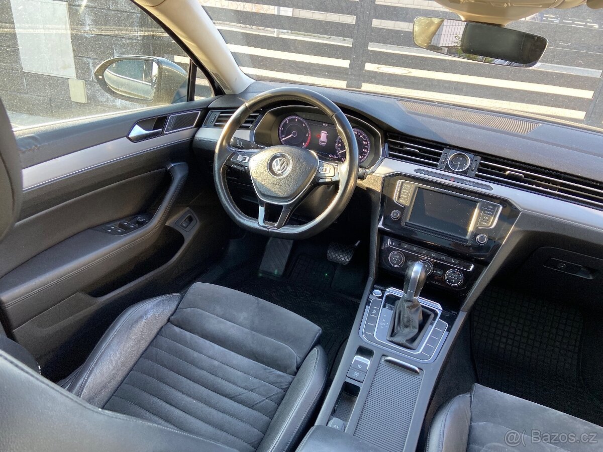 VW PASSAT VARIANT 2.0 TDi R-Line DSG 2017 - 11