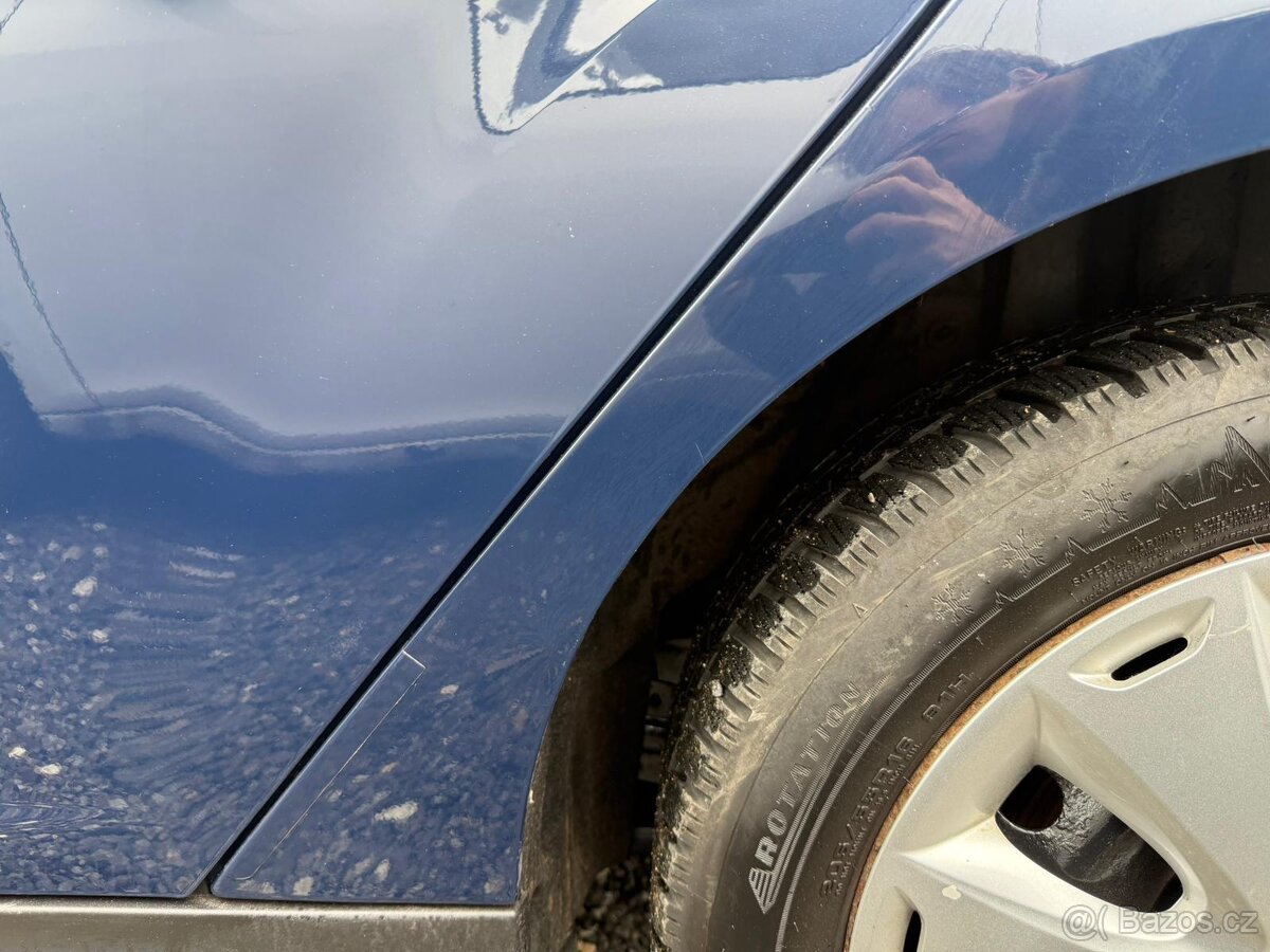 Ford Focus MK3 1.6i Benzín 77kw 2012 Serviska Nová STK DOVOZ - 11