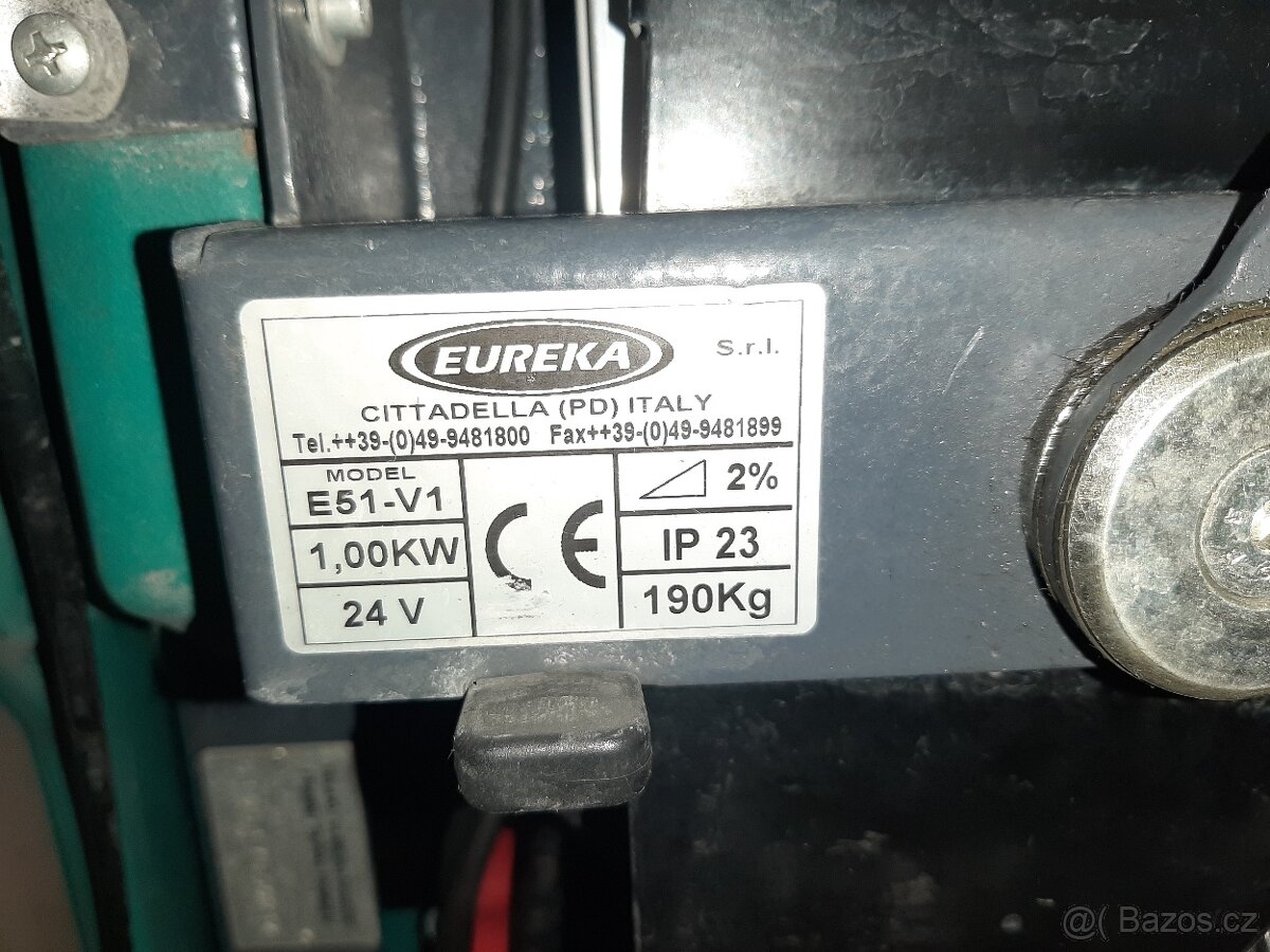 Podlahový mycí stroj Eureka E51 - 11
