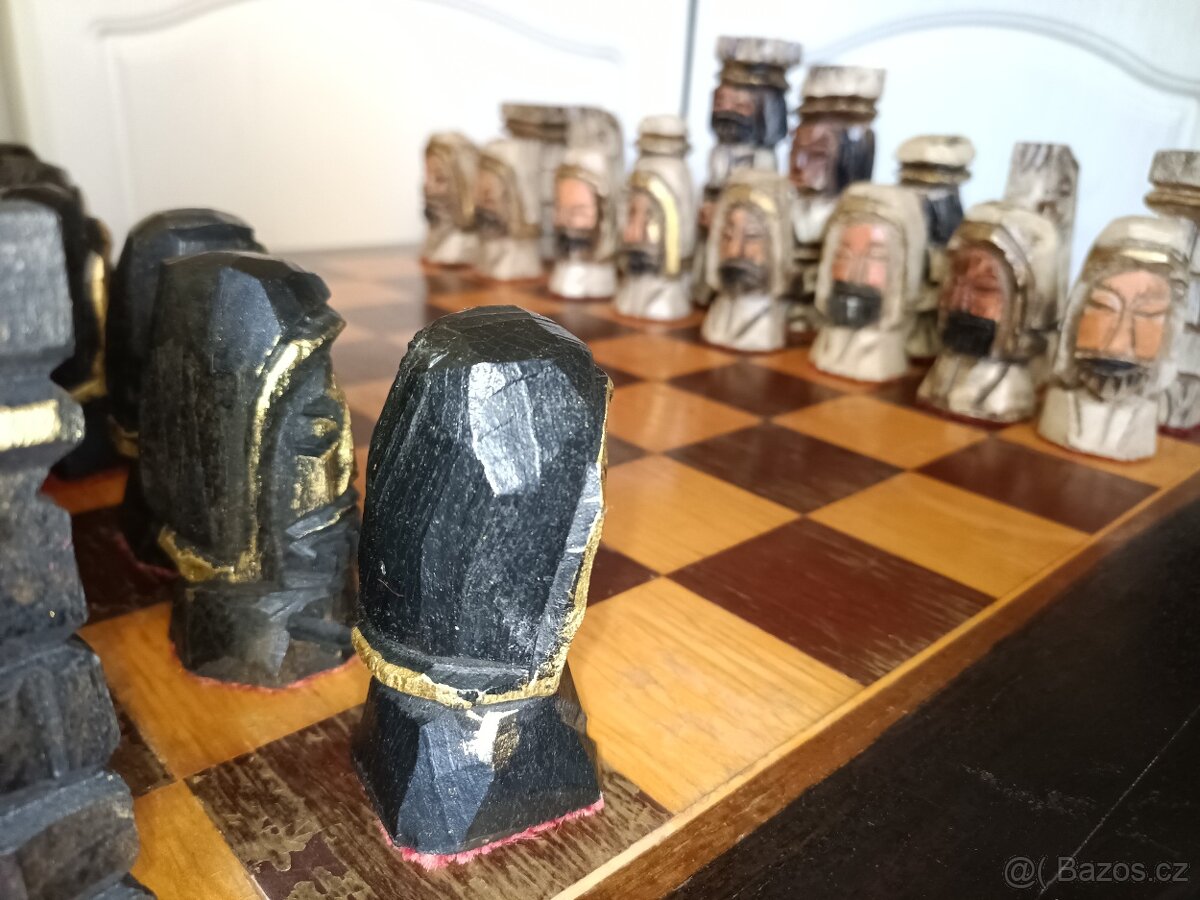 Unikátní (antik) Šachový stolek, ručně vyrobená šachová sada - 11