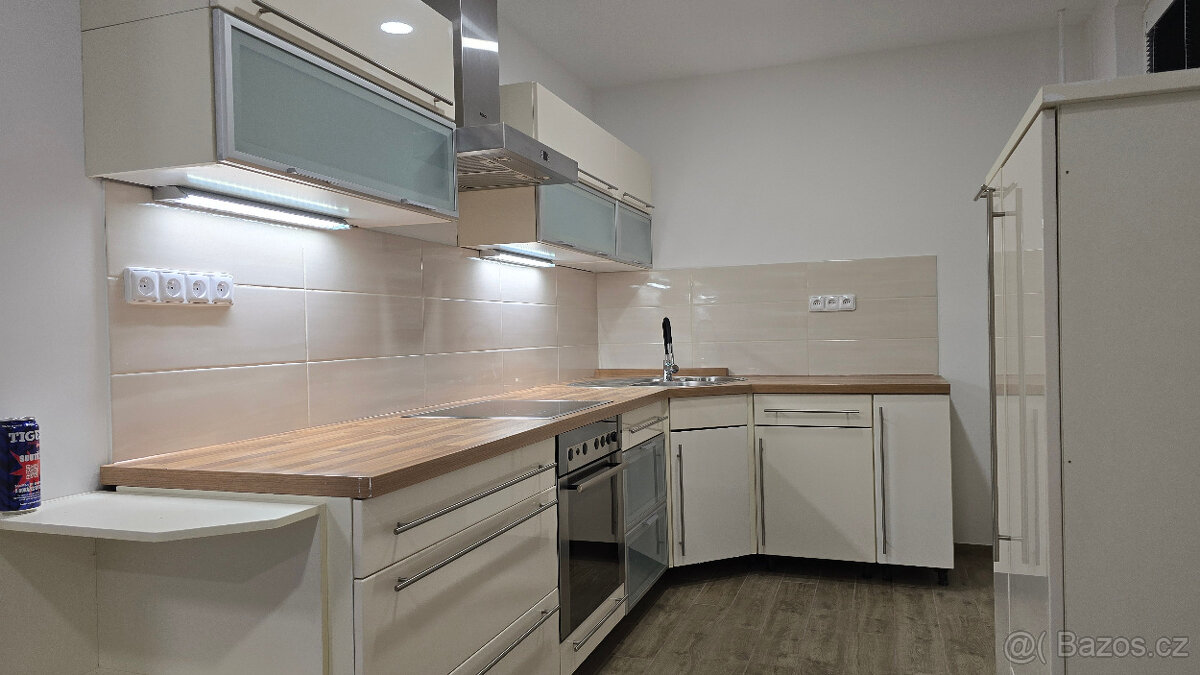 Byt 3+1 Bílina, Čapkova ul. - 11