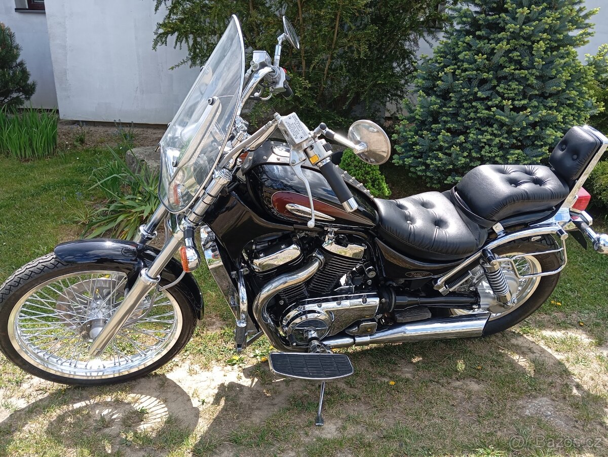 Suzuki VS 800 Intruder - 11