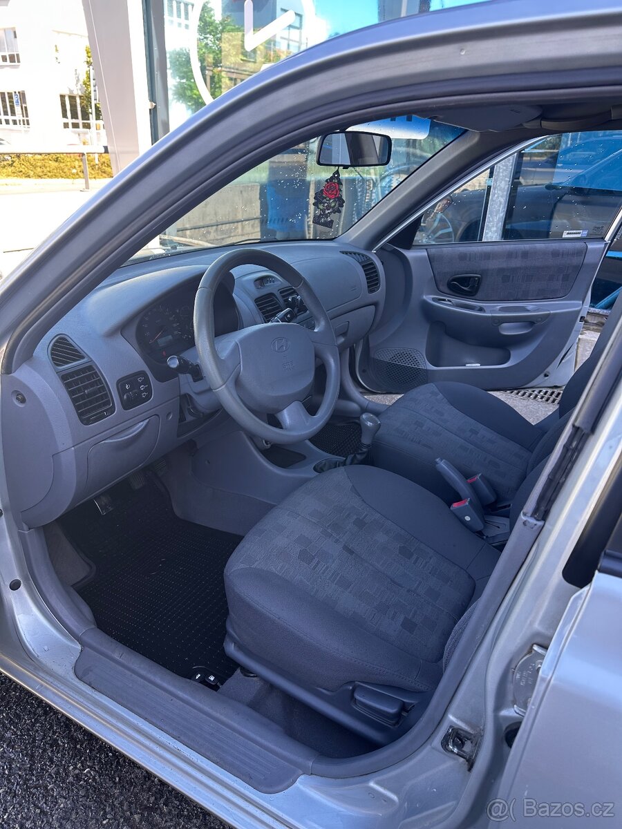 Hyundai Accent 1.3 2003 (63 kW) - 11