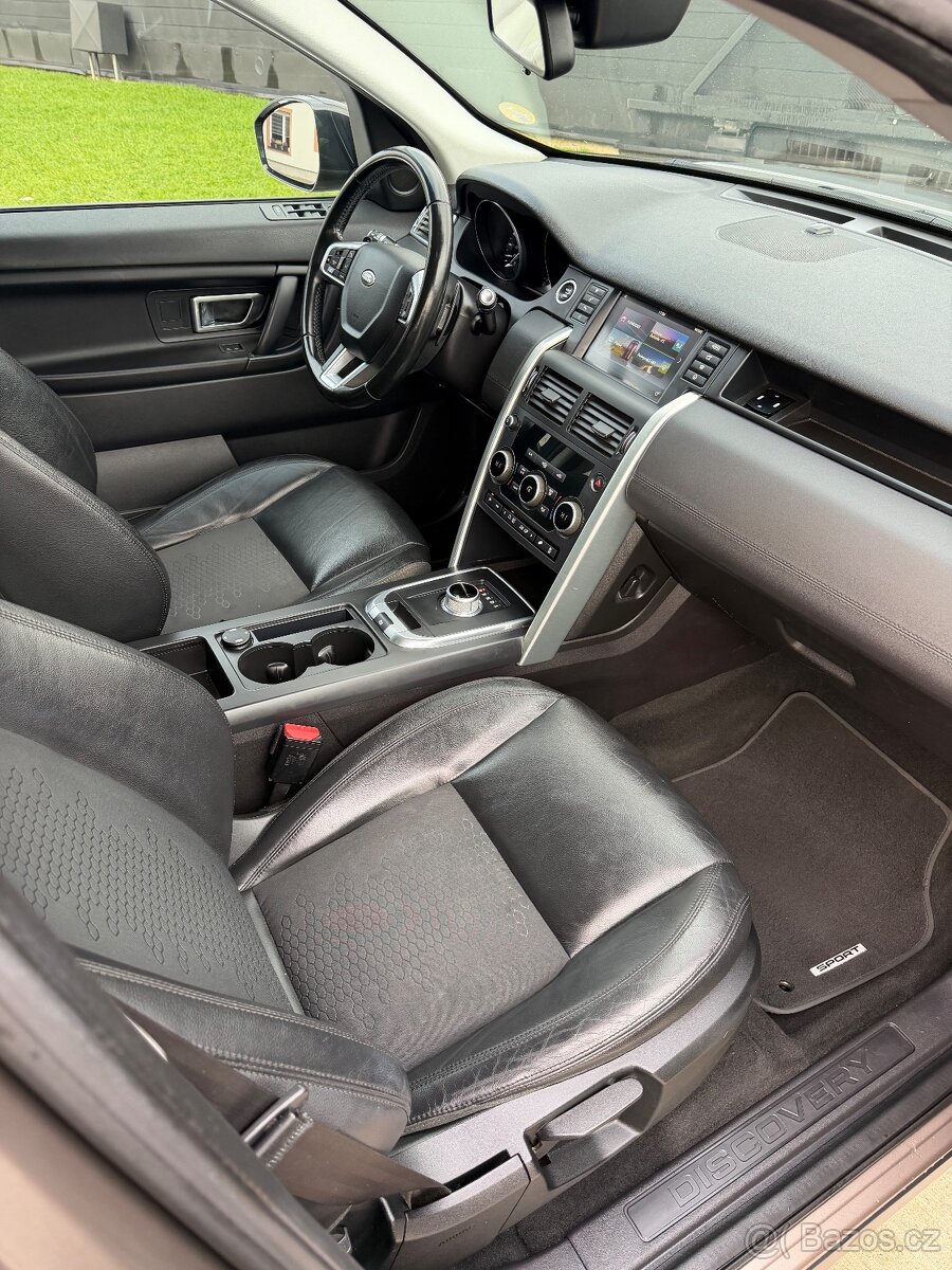 Land Rover Discovery Sport - 11