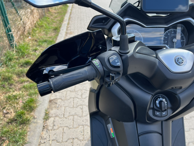 Yamaha X-max 300 - 11