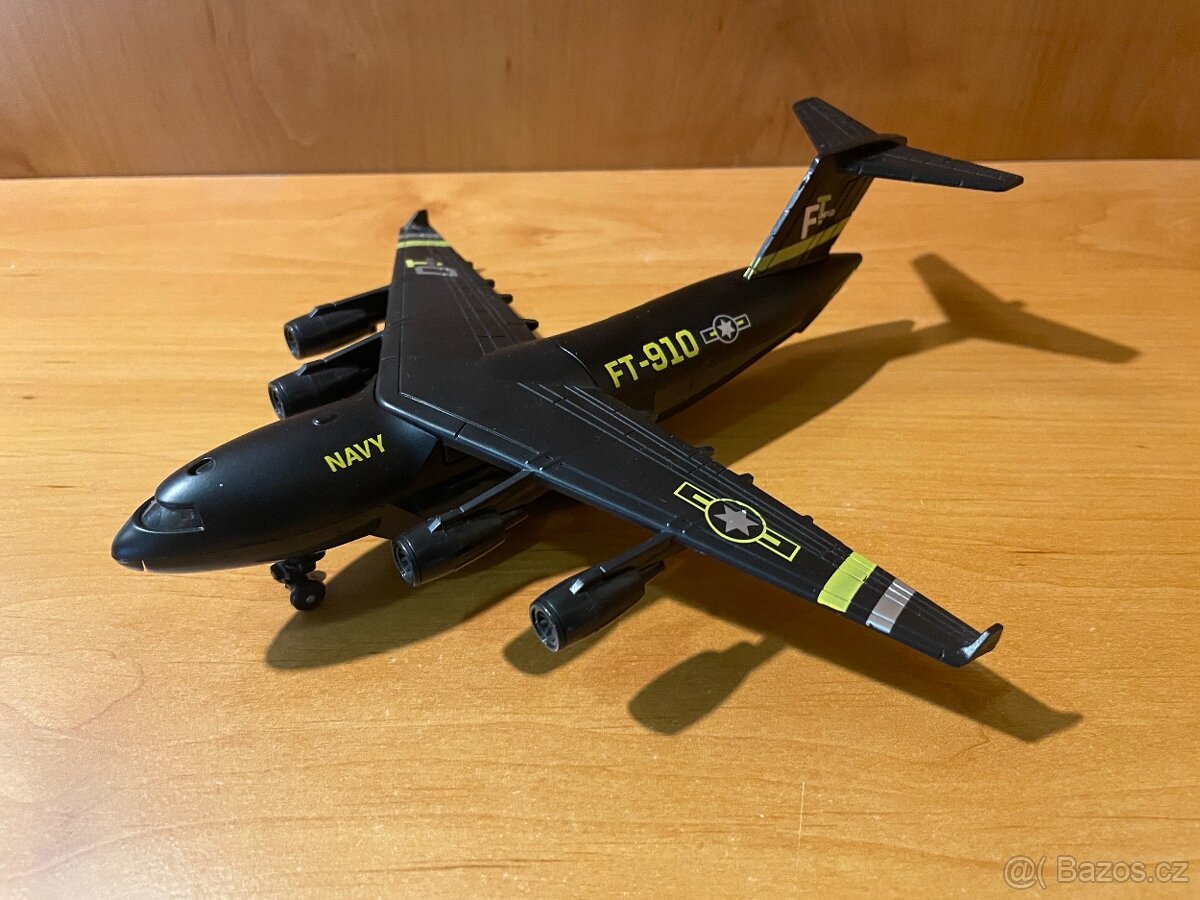 Plastové modely letadel - hračky - 11