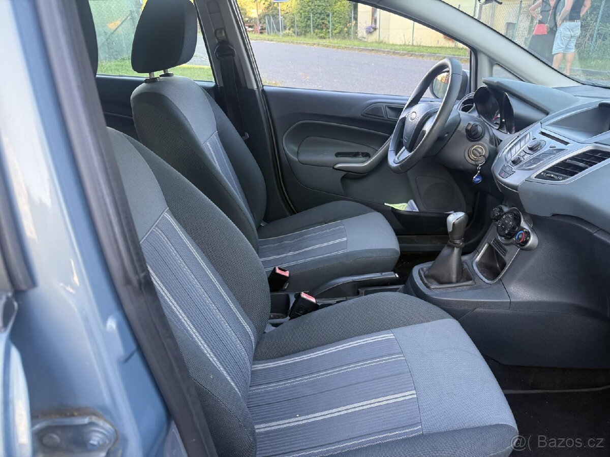 Ford Fiesta 1.3i - 11