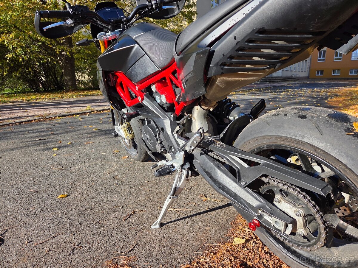 Aprilia Dorsoduro 900 - 11