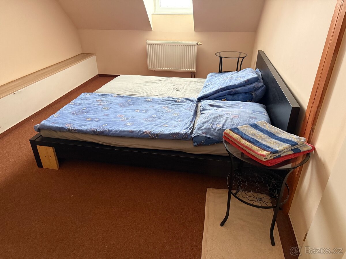 Nábytek z penzionu - 11
