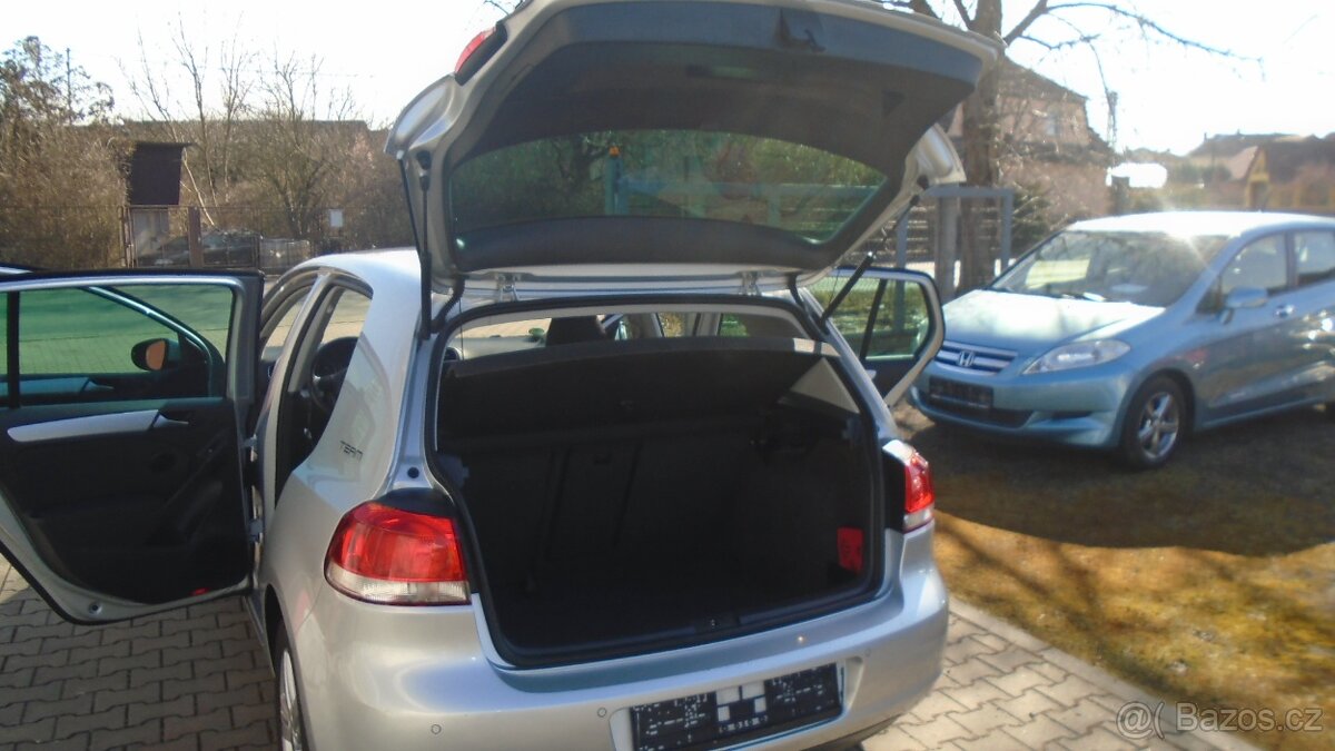 Volkswagen Golf, VI Team 1,6 TDI serviska Top 147 tkm. - 11