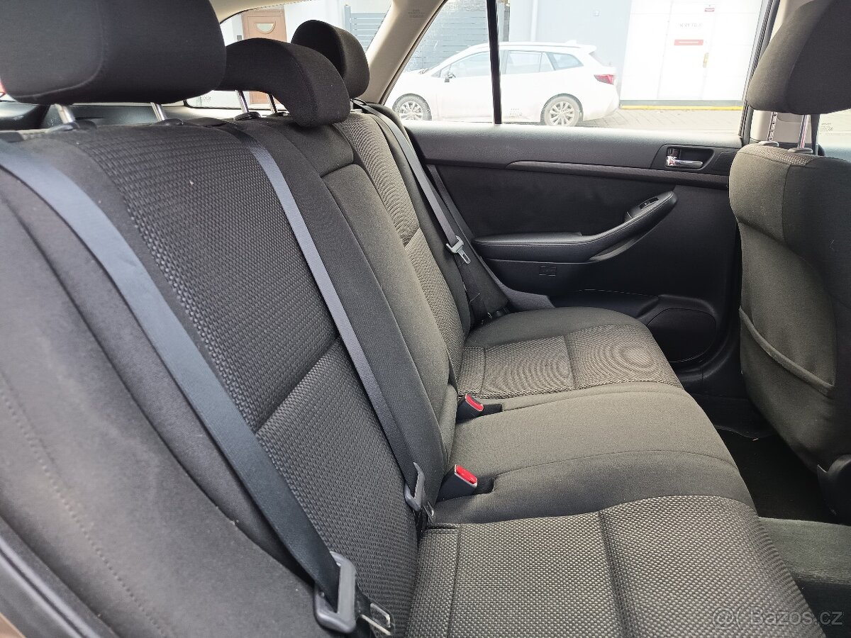 Toyota Avensis combi 2,0D-4D Comfort ČR - 11