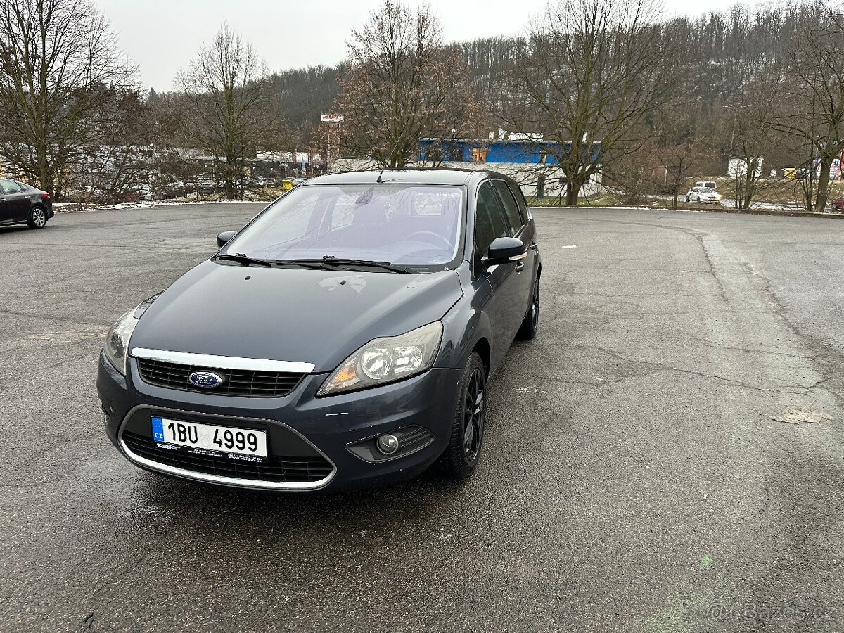 Ford Focus 1.6 kombi - 11
