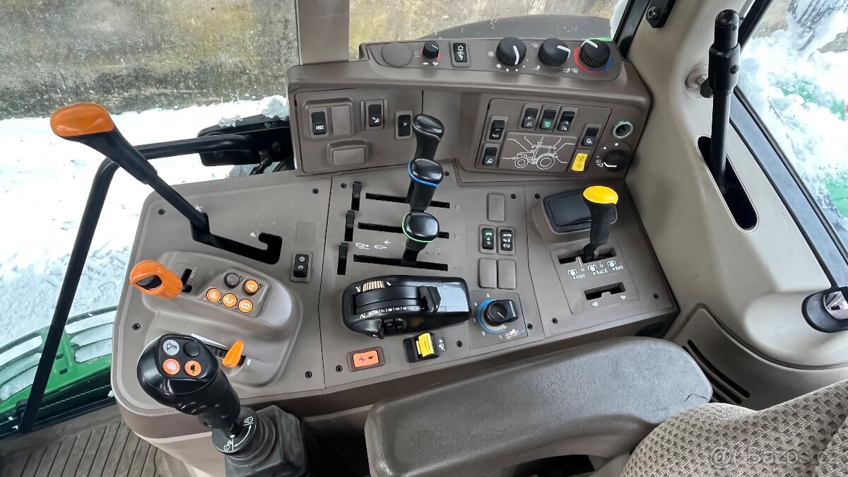 Traktor John Deere 6175 m - 11