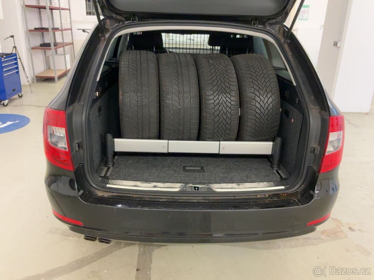 Škoda Superb II 2.0TDi 103kW AMBITION - Xenon - 2x sada - 11