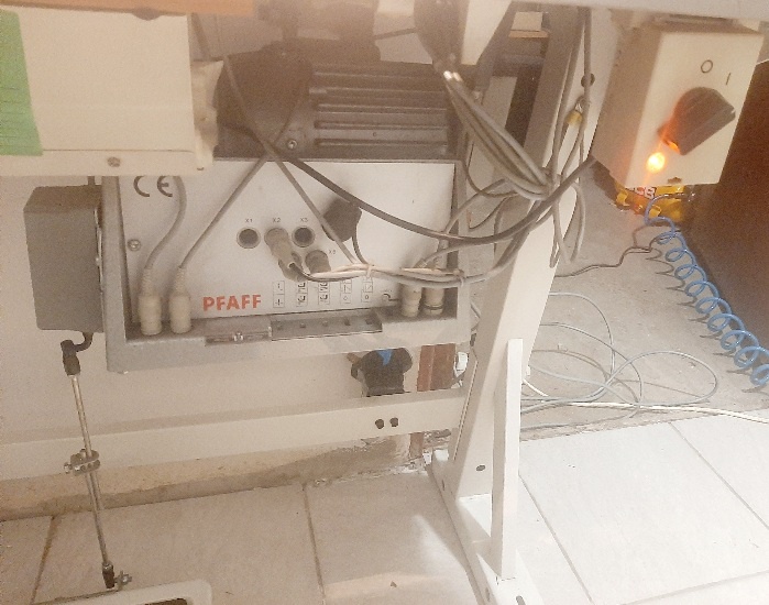 Průmyslový šicí stroj Pfaff na kůži - 11