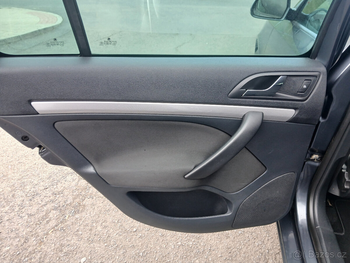 Škoda Octavia Com 1.4 TSI Elegance - 11