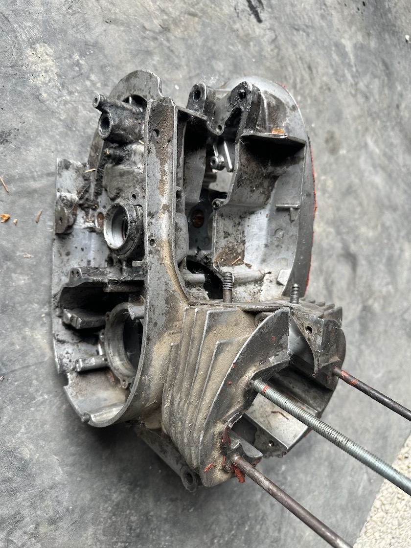 Predám DILY motoru ČZ 250/455 - 11