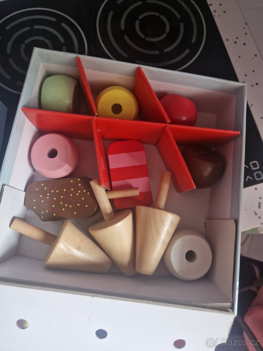 Dětská kuchyňka KidKraft s příslušenstvím - 11