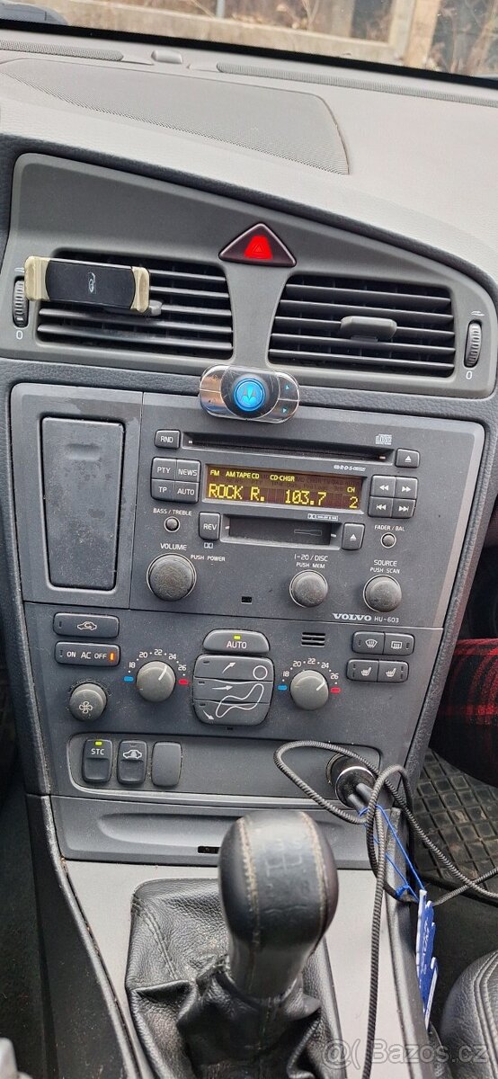 V70 2,4i 2002 7 míst tažné - 11