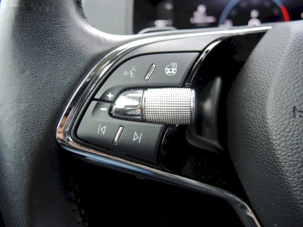 Škoda Karoq, 1.5TSI 110kW DSG Style Plus - 11