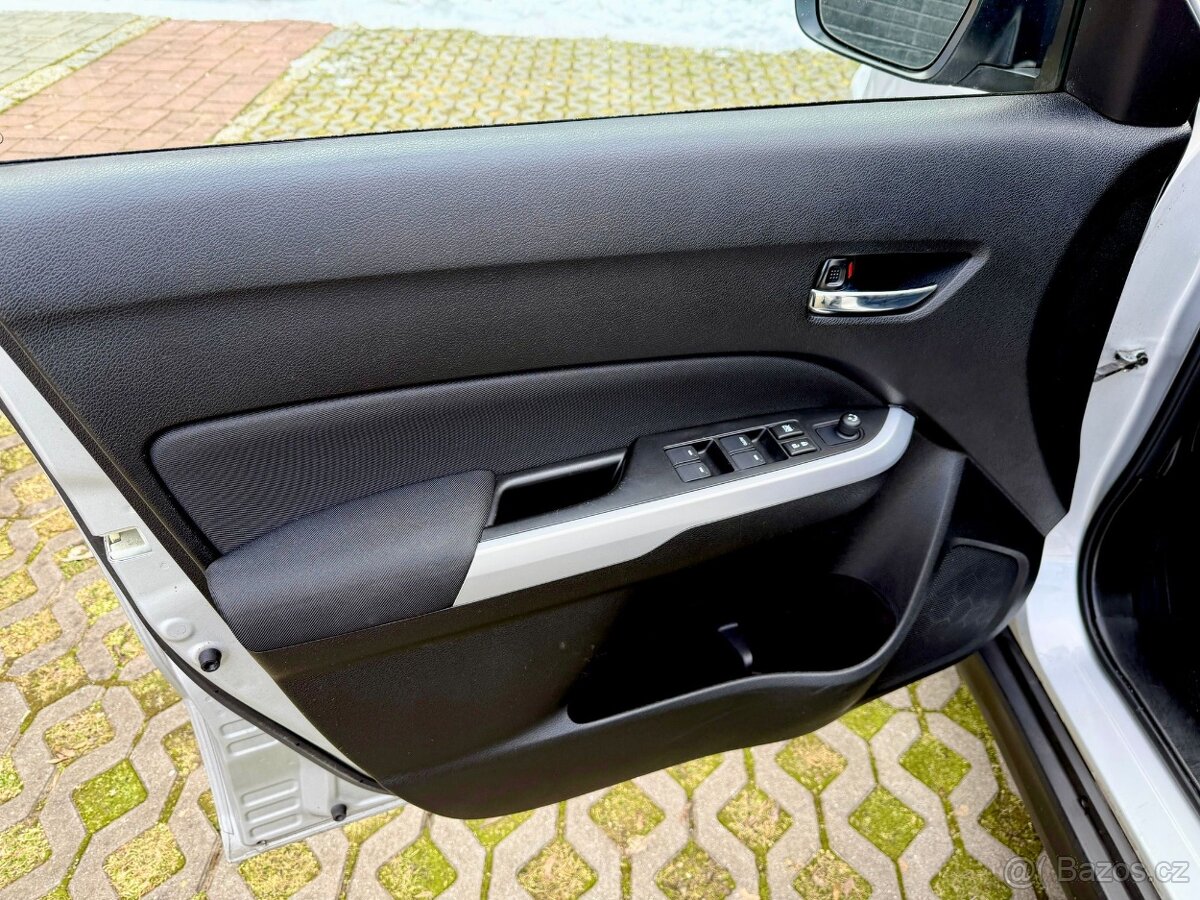Suzuki Vitara 1.6i - 11