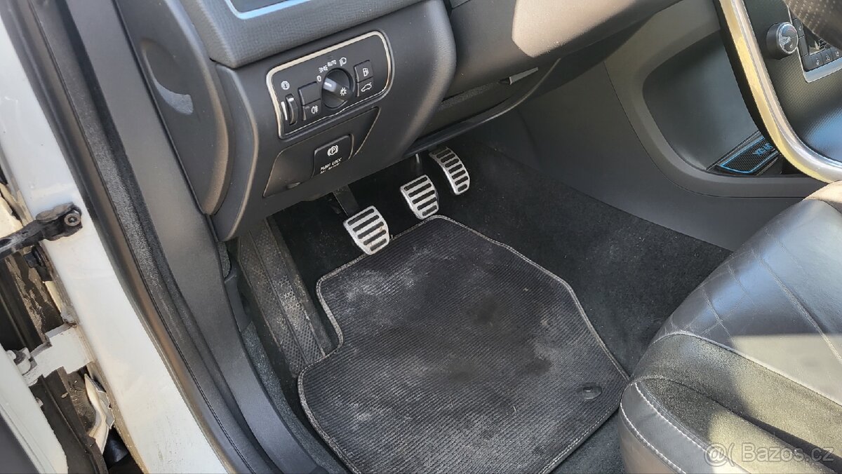 Volvo XC60 R-Design D5/2,4L 158KW - 11