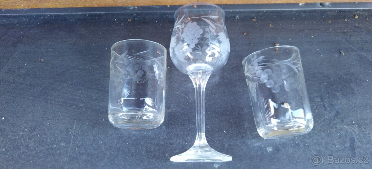 červené skleničky - 11