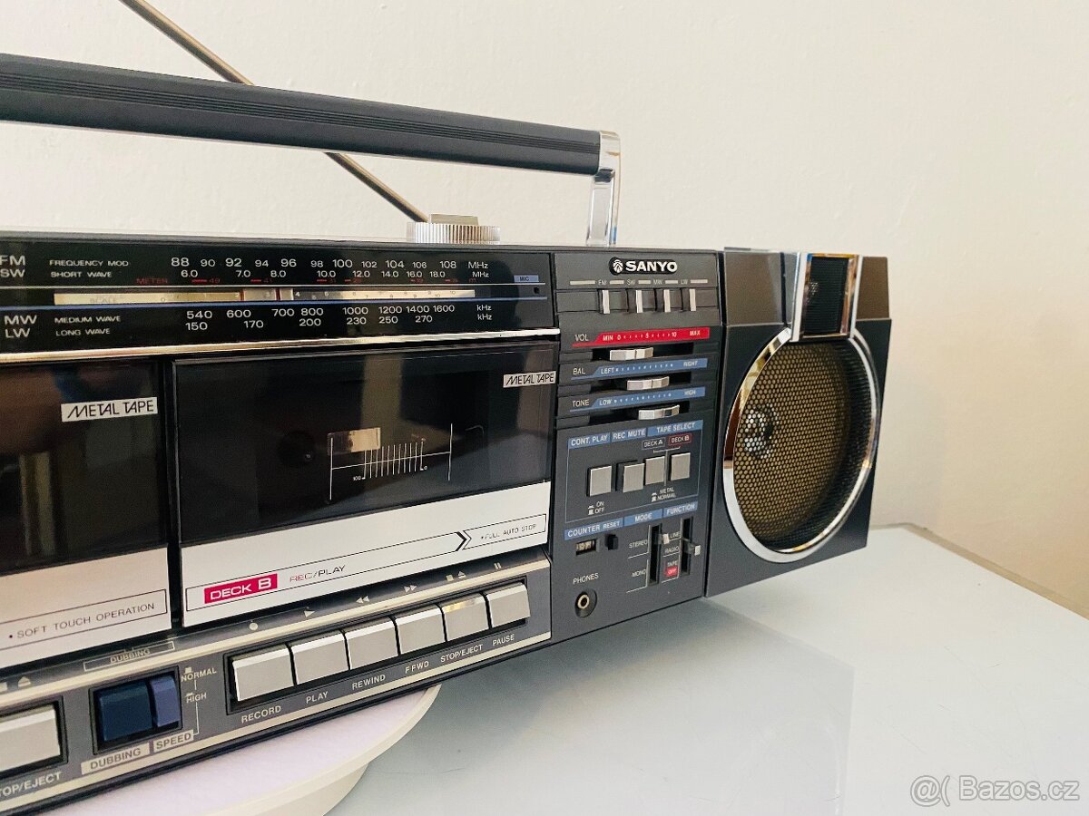 Radiomagnetofon Sanyo M-W22LU, rok 1985 - 11