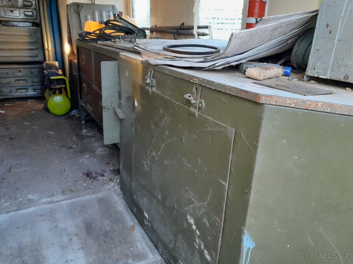 Skříňova nástavba, dílna V3S - 11