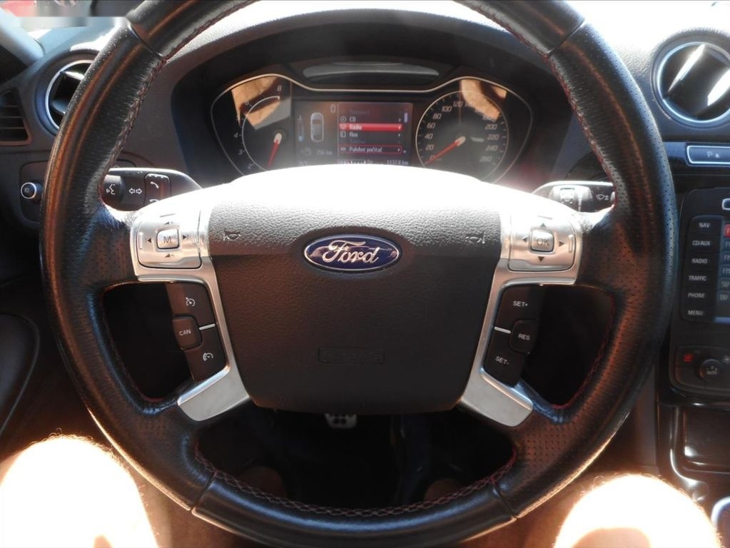 Ford S-MAX,2,0 i TITANIUM - 11