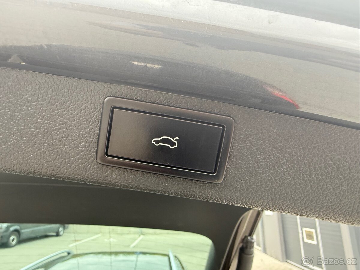 Škoda Superb 2.0 TDI DSG Elegance - 11