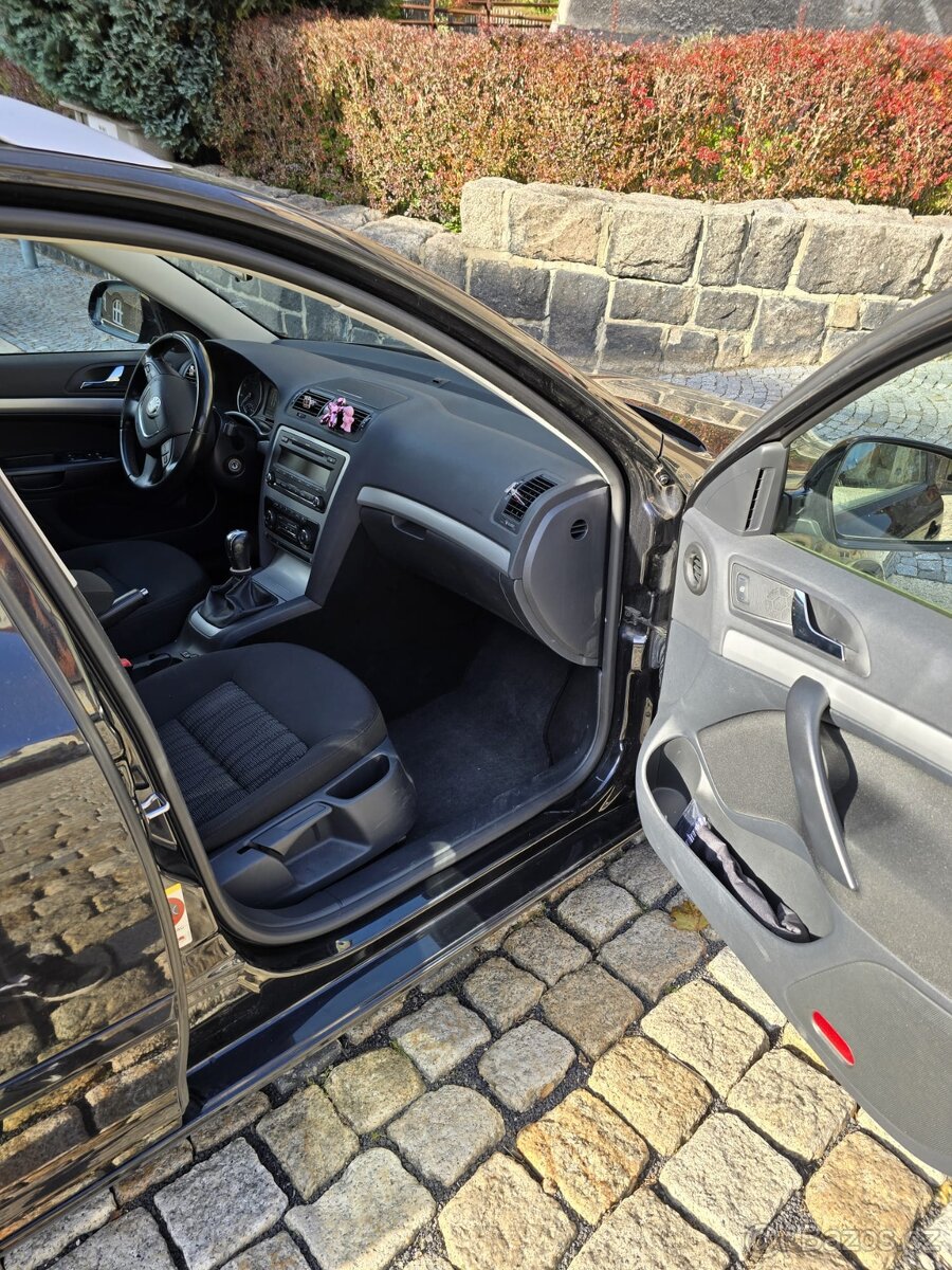 Škoda Octavia Combi Elegance 1.4 TSI 90 kW - 11